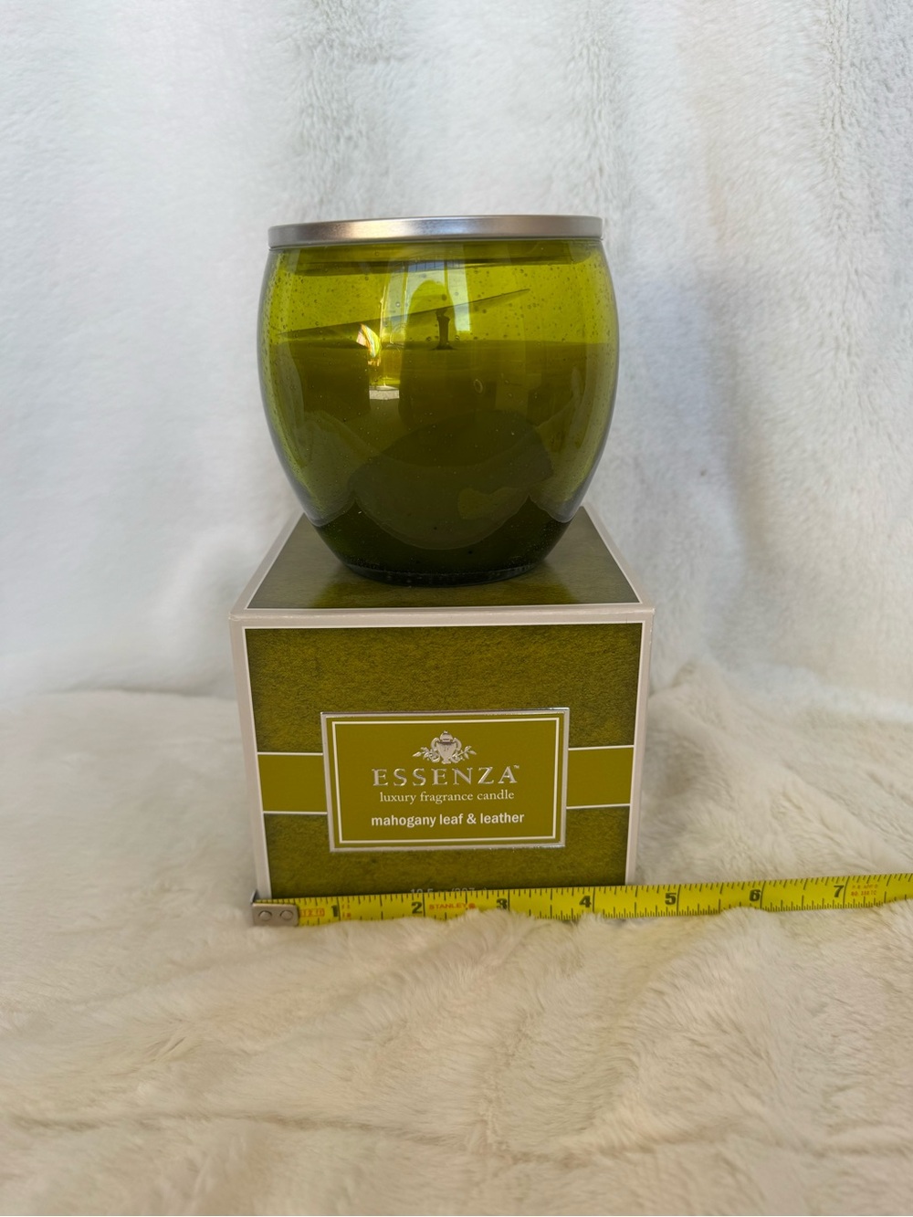 Mahogany Leaf & Leather Luxury Fragrance Candle - Olive